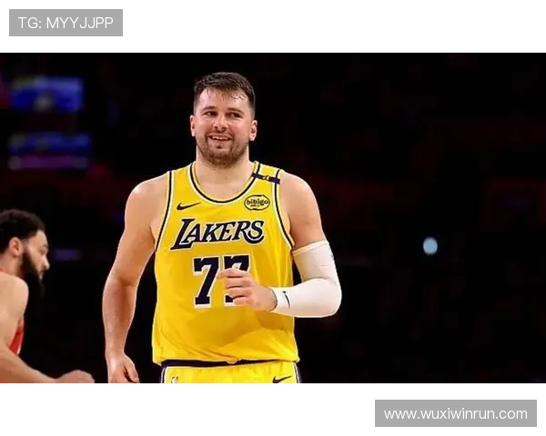 雷迪克称东契奇腿筋不适待检查